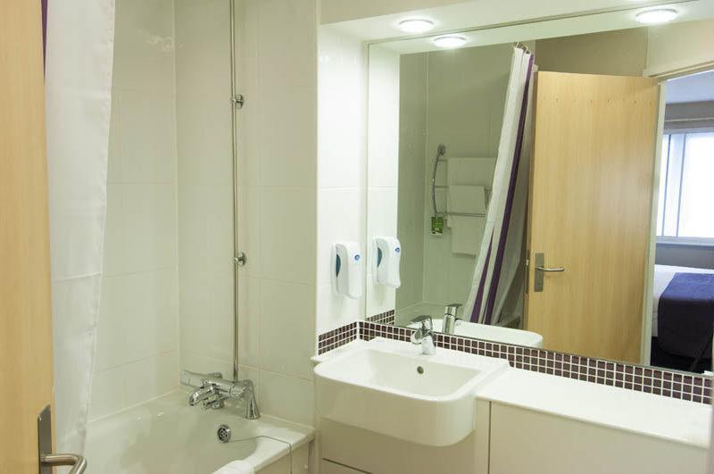 Premier Inn Leeds City Centre Exterior foto